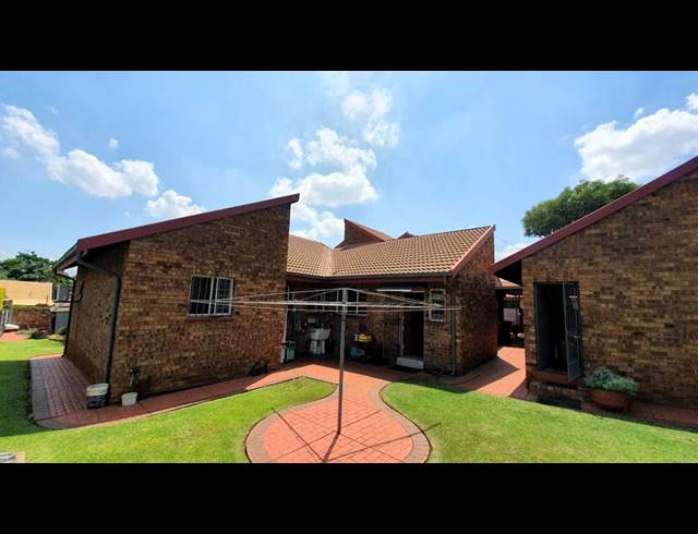 4 BEDROOM HOUSE FOR SALE IN MONTANA PARK